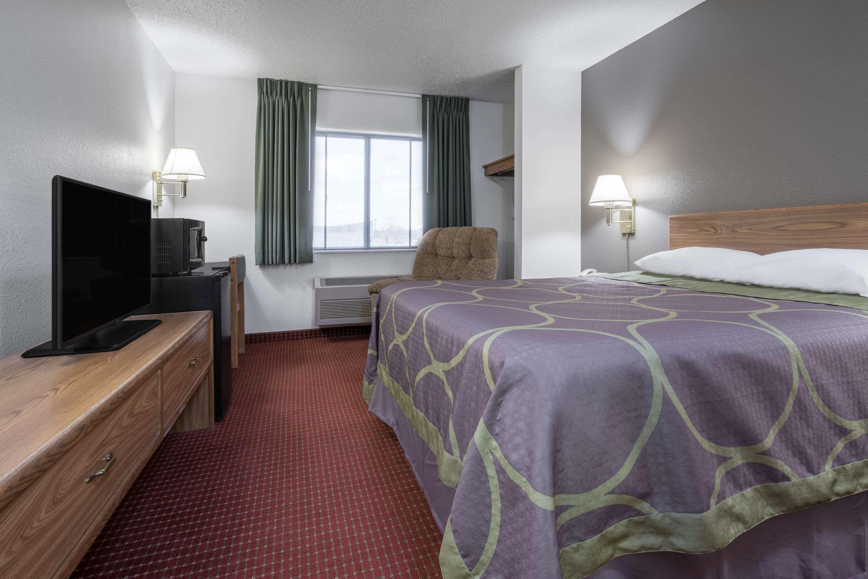 Super 8 By Wyndham Fond Du Lac Ngoại thất bức ảnh